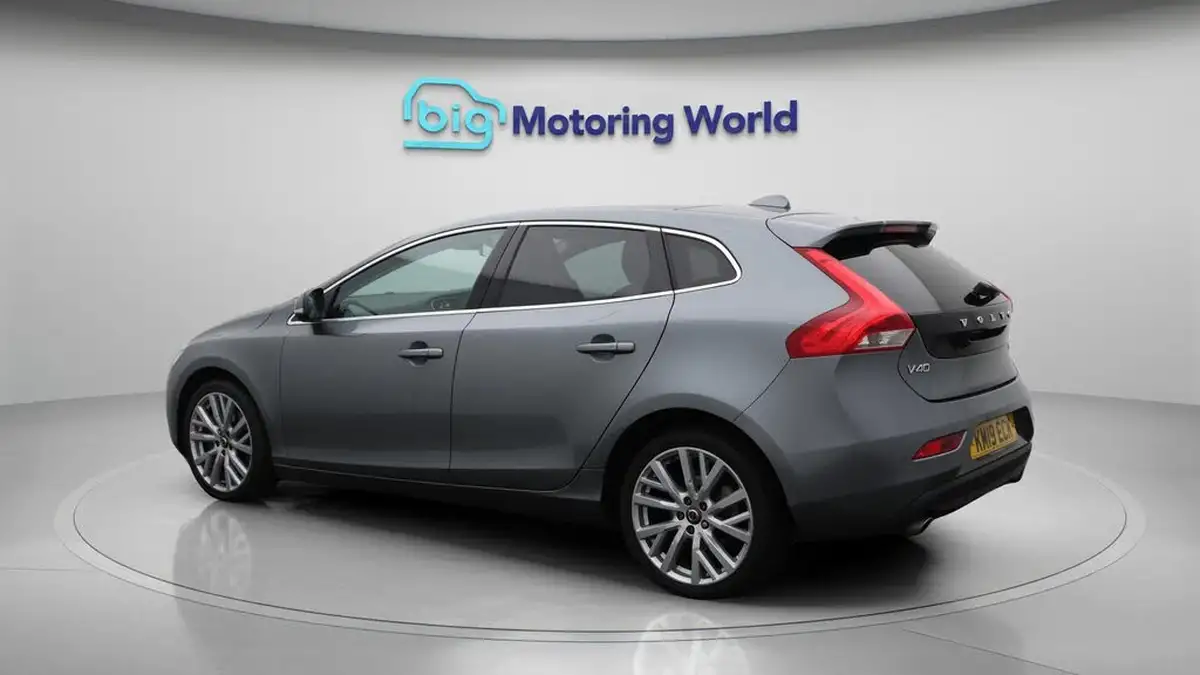 2019-volvo-v40-15-t3-inscription-big-5