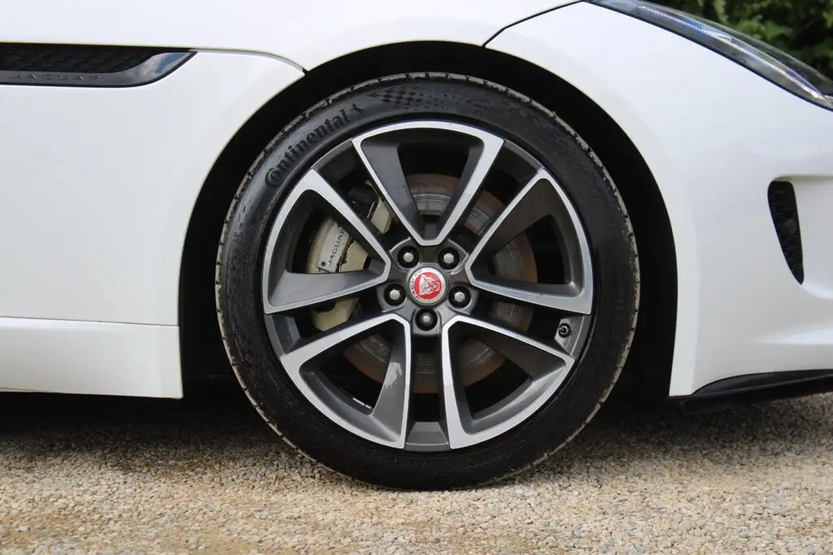 2016-jaguar-f-type-30-v6-sc-coupe-auto-big-9