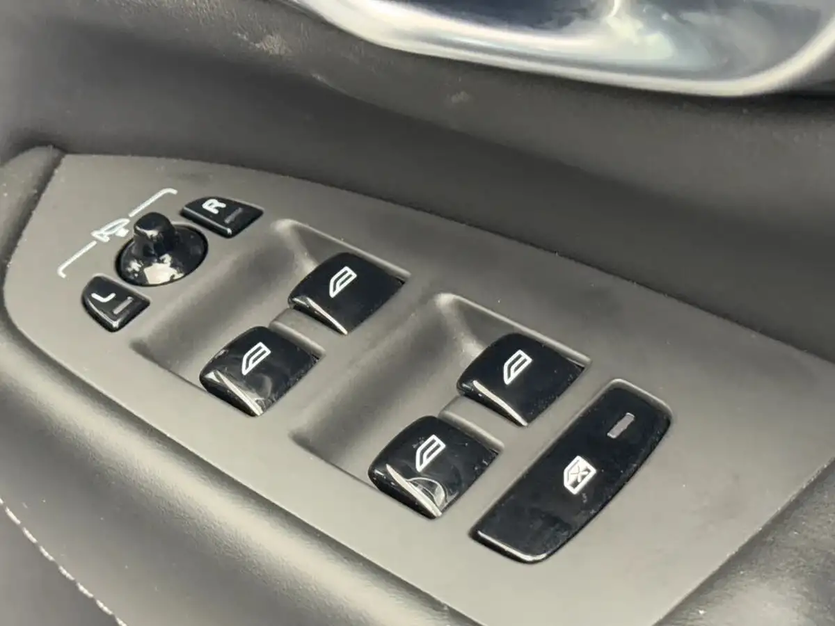 2020-volvo-xc90-20-b5-inscription-big-33