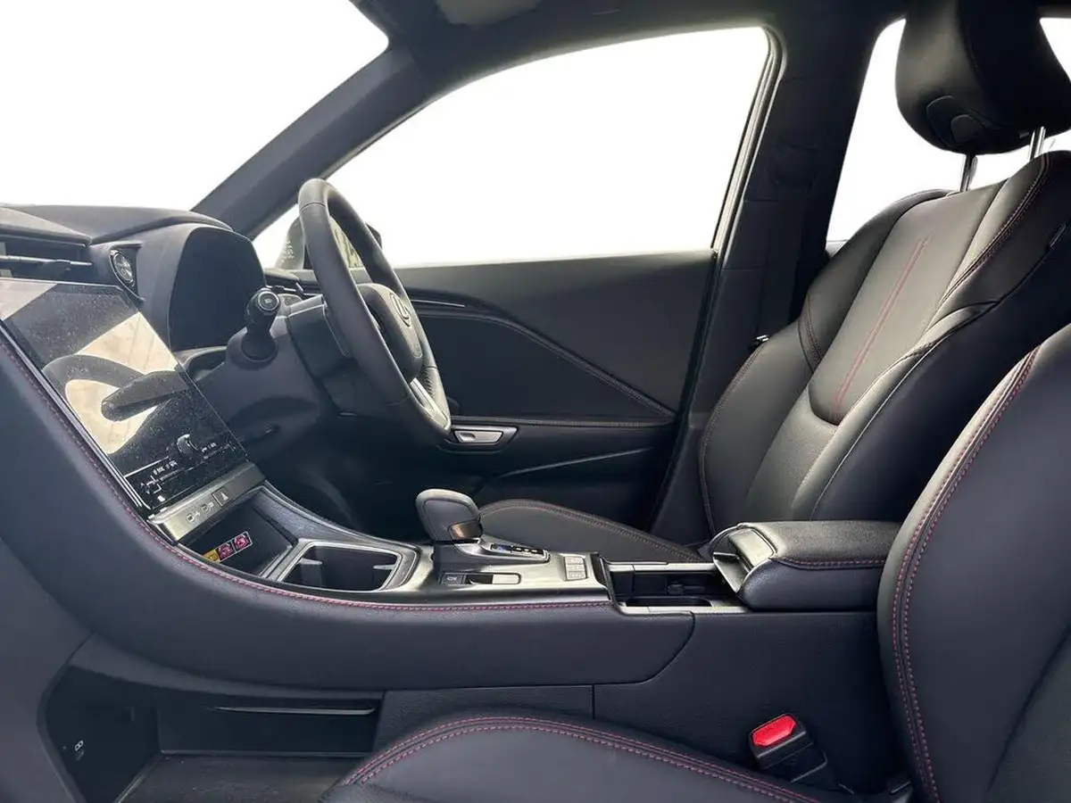 2024-lexus-lbx-15-premium-plus-big-15