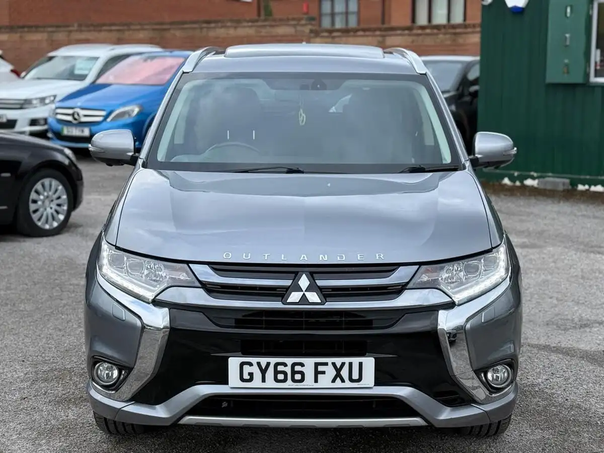 2017-mitsubishi-outlander-20-4h-phev-big-1