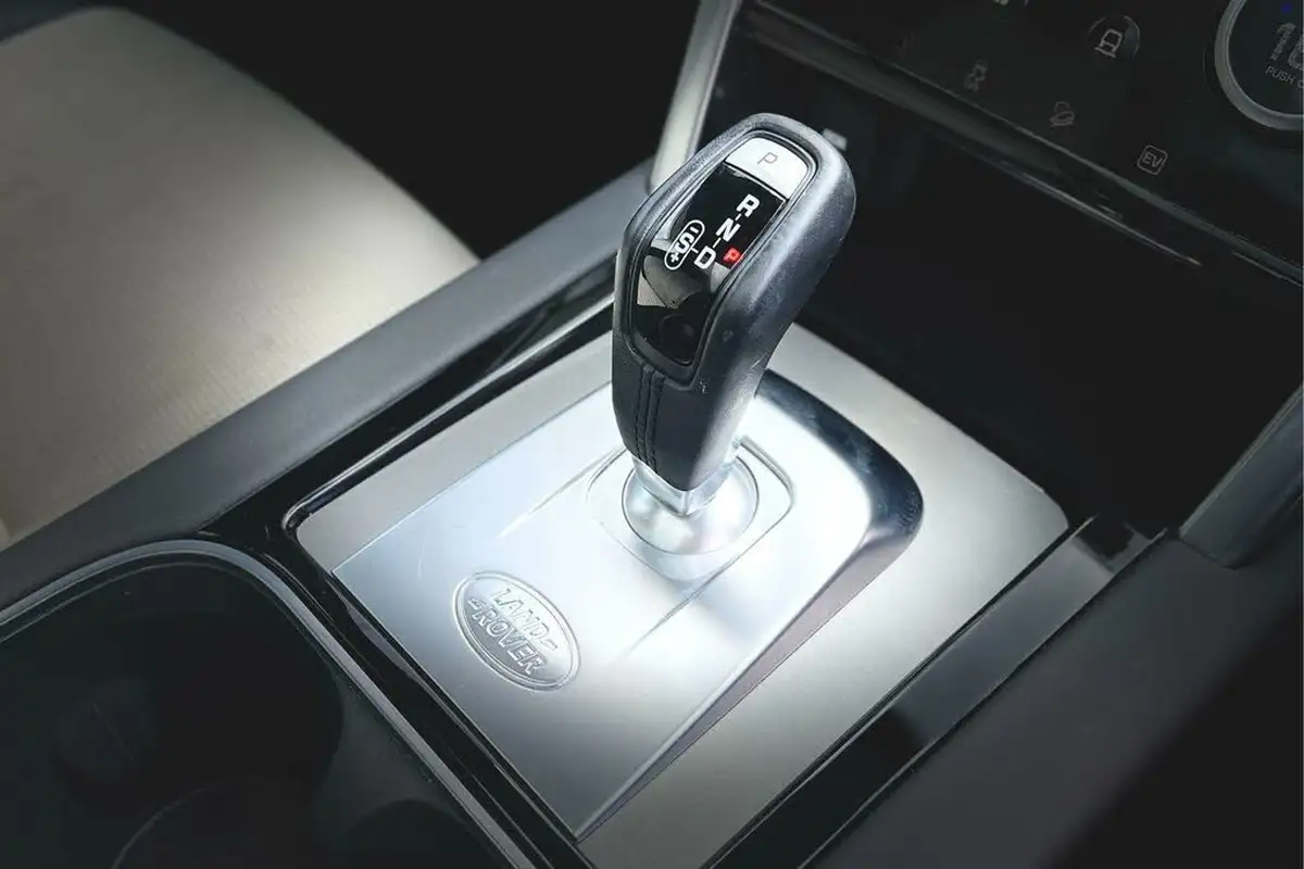 2022-land-rover-discovery-sport-15-p300e-r-dynamic-se-big-24