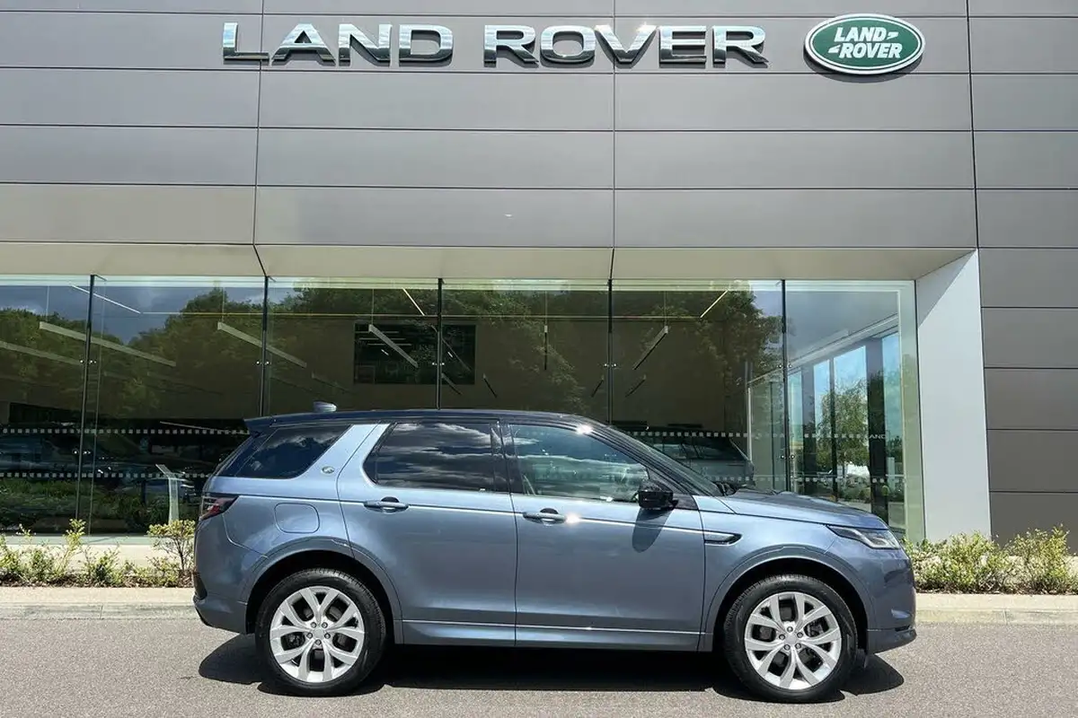2022-land-rover-discovery-sport-15-p300e-r-dynamic-se-big-1