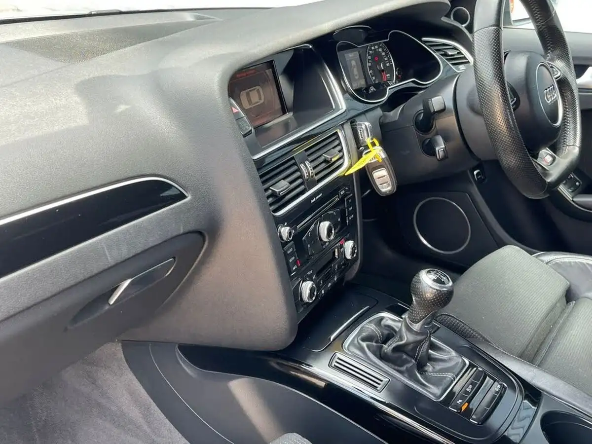 2014-audi-a4-20td-black-edition-177ps-big-43