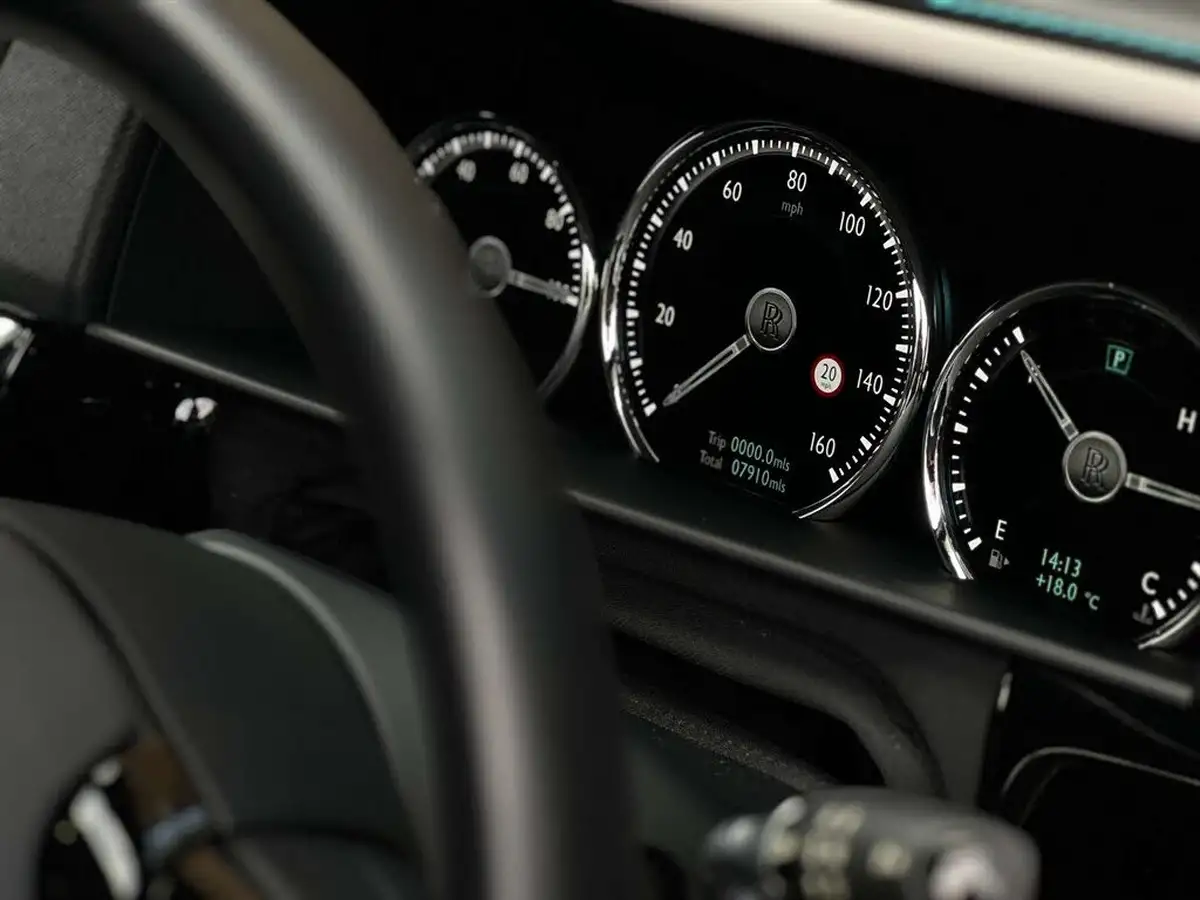 2022-rolls-royce-cullinan-675-big-15