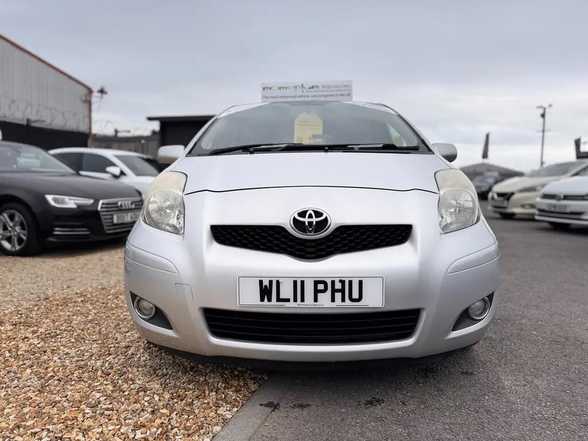 2011-toyota-yaris-133-t-spirit-101bhp-5d-mmt-big-51