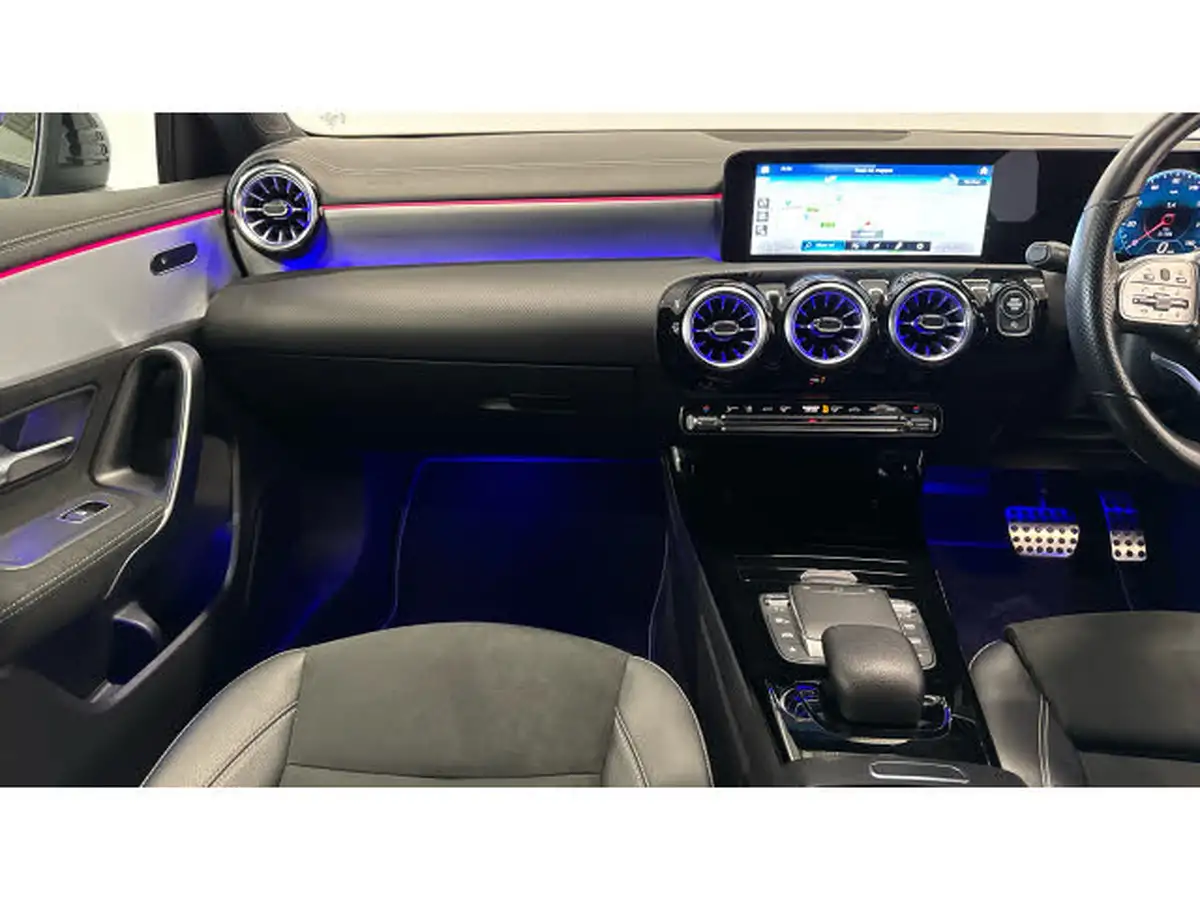 2021-mercedes-benz-a-class-13-a180-amg-line-executive-edition-hatchback-5d-7g-dct-big-13