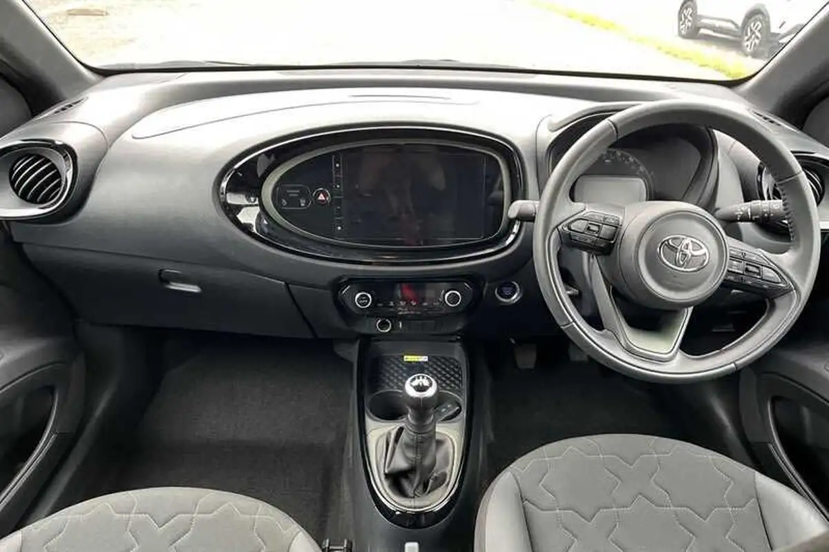 2022-toyota-aygo-x-10-vvt-i-exclusive-big-12