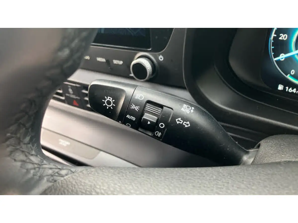 2024-hyundai-bayon-10-t-gdi-premium-100ps-48-volt-mhev-dct-big-26