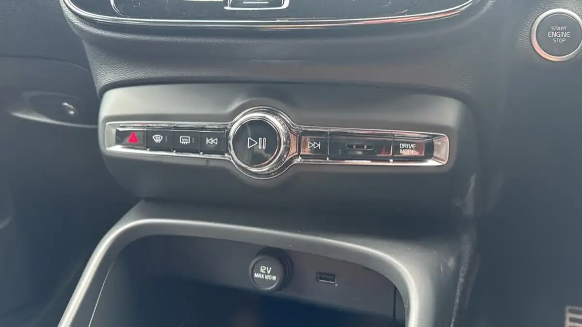 2020-volvo-xc40-15-t3-r-design-geartronic-big-36