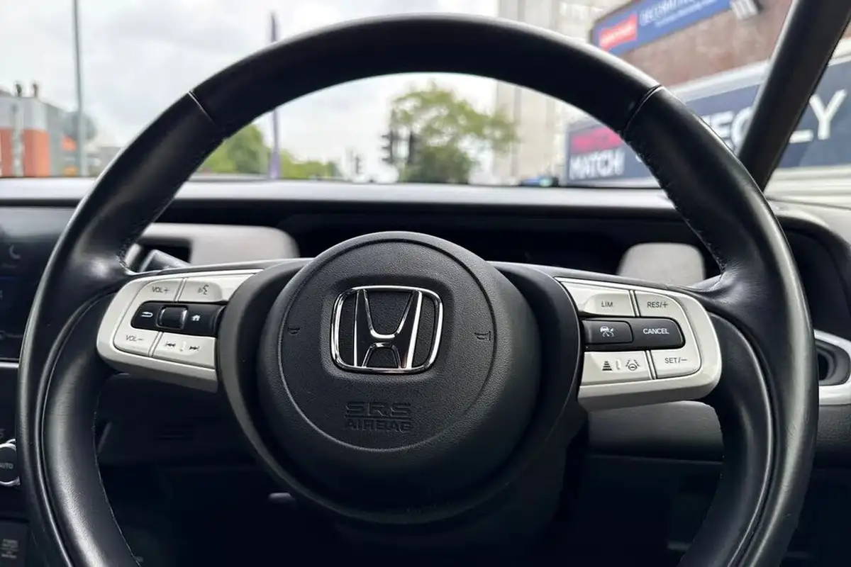 2021-honda-jazz-15-i-mmd-crosstar-ex-109ps-two-tone-big-25