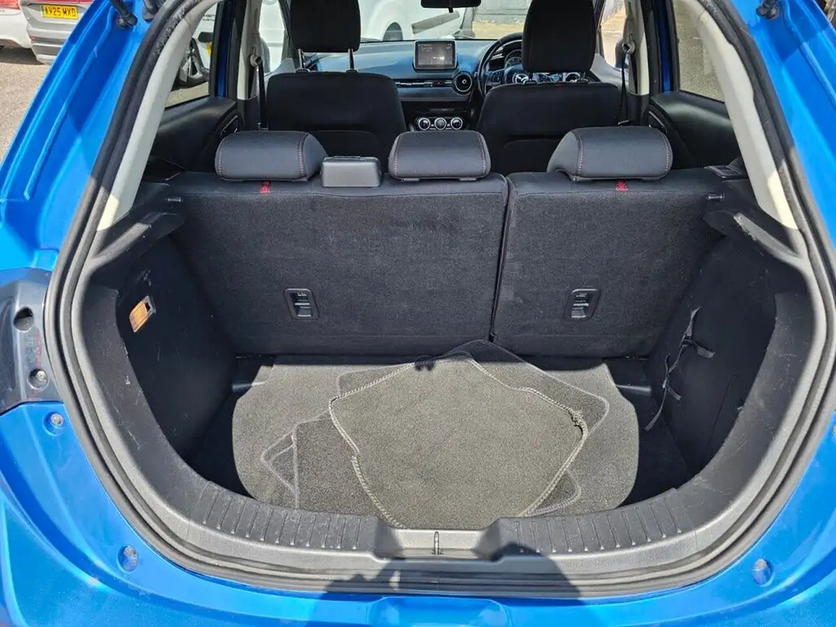 2016-mazda-mazda2-15-sport-nav-90ps-big-30