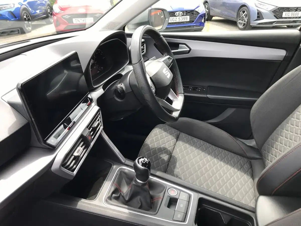 2022-seat-leon-10-tsi-evo-fr-hatchback-big-4