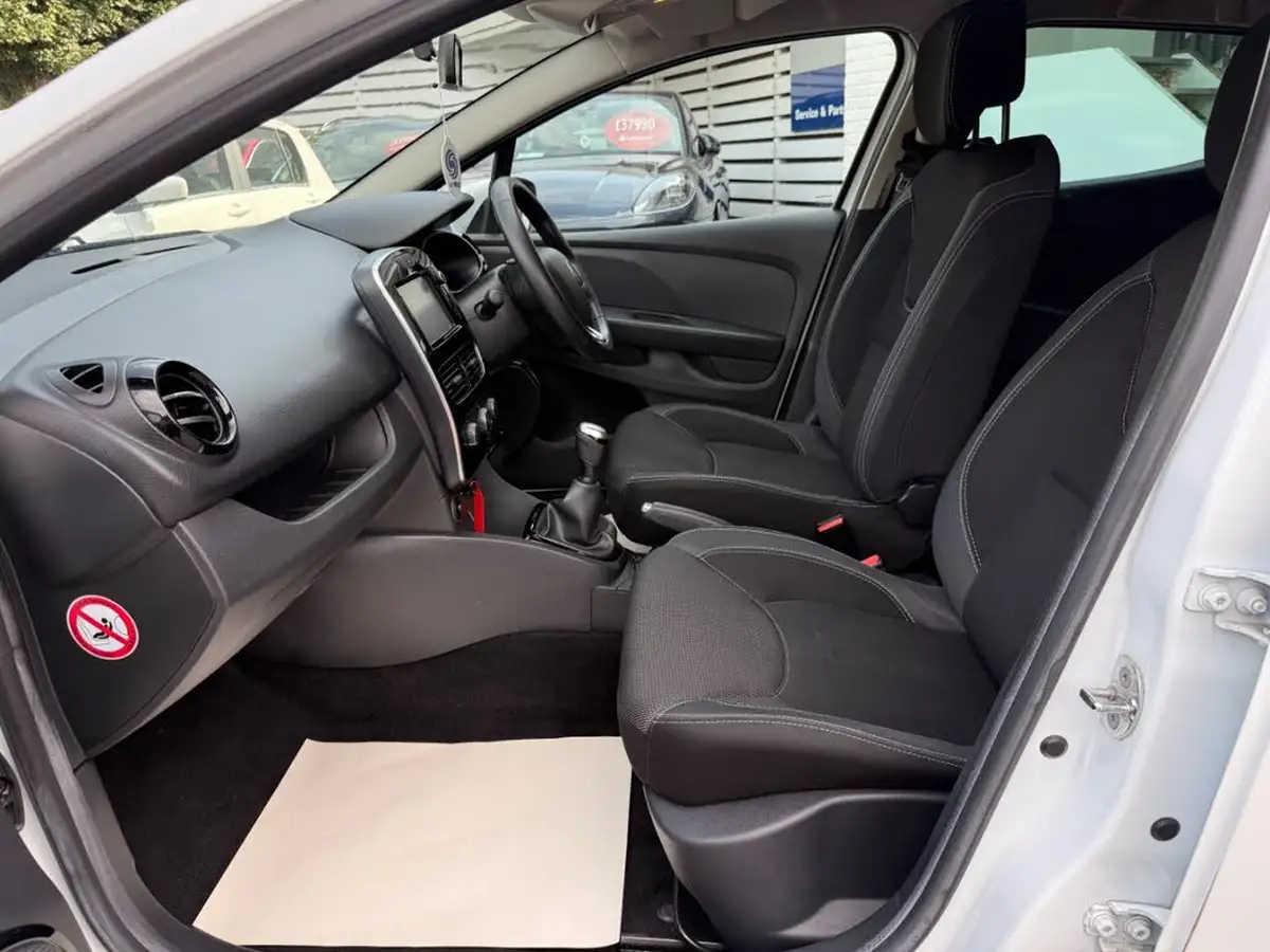 2018-renault-clio-09-tce-iconic-90ps-big-32