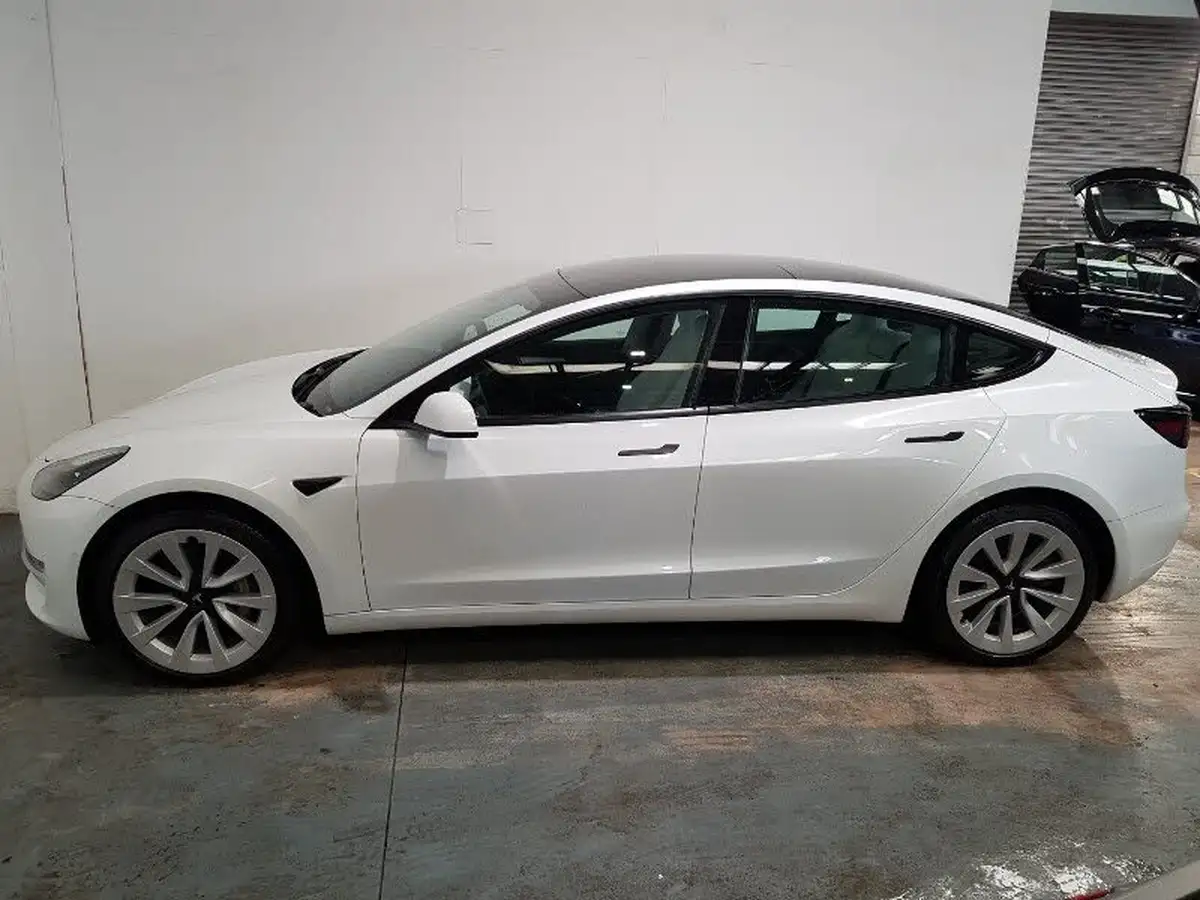 2021-tesla-model-3-e-long-range-4x4-big-3