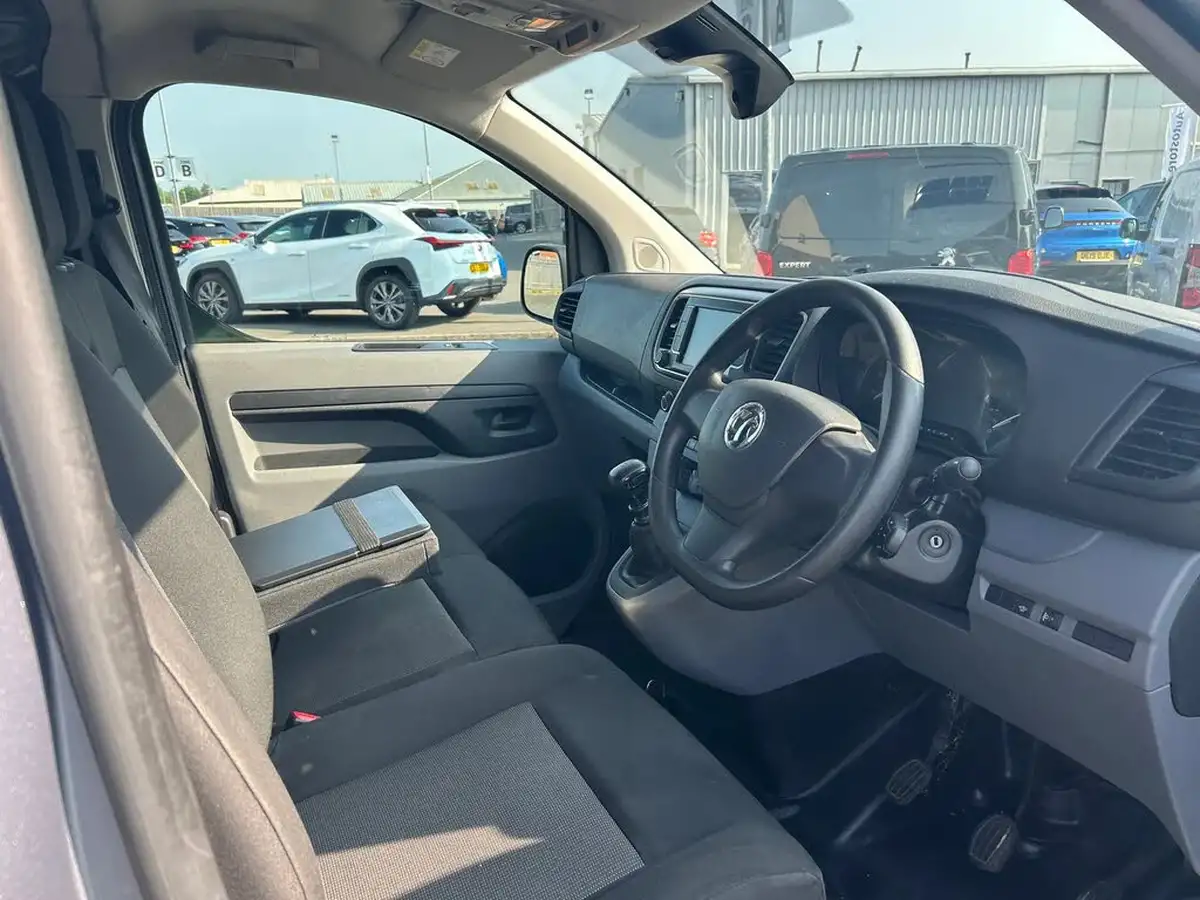 2022-vauxhall-vivaro-15td-2700-l1h1-sportive-120pseu6d-big-14