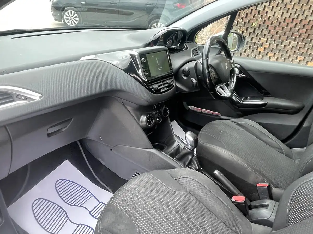 2016-peugeot-208-16bluehdi-allure-75bhp-5d-big-31