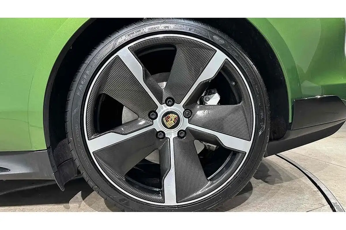 2022-porsche-taycan-e-turbo-big-23