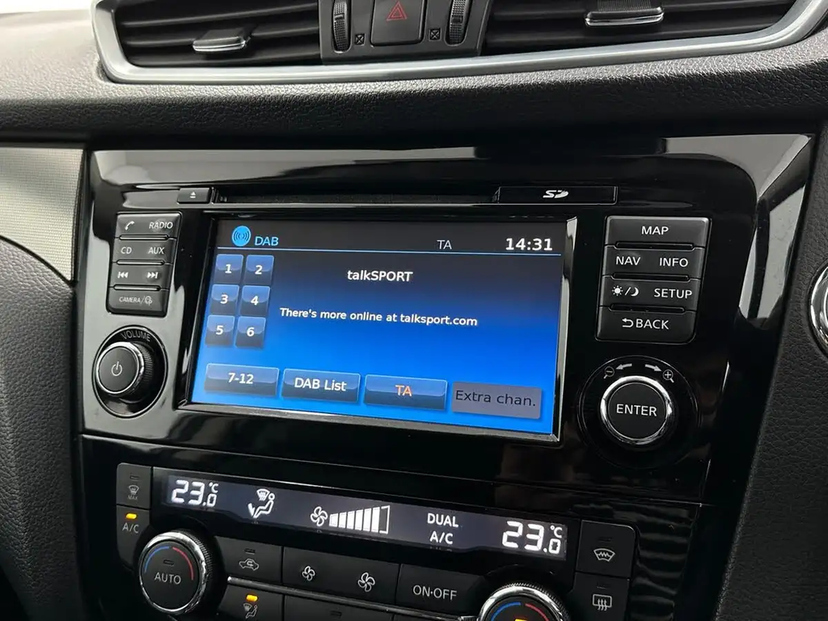 2017-nissan-qashqai-15dci-tekna-big-22