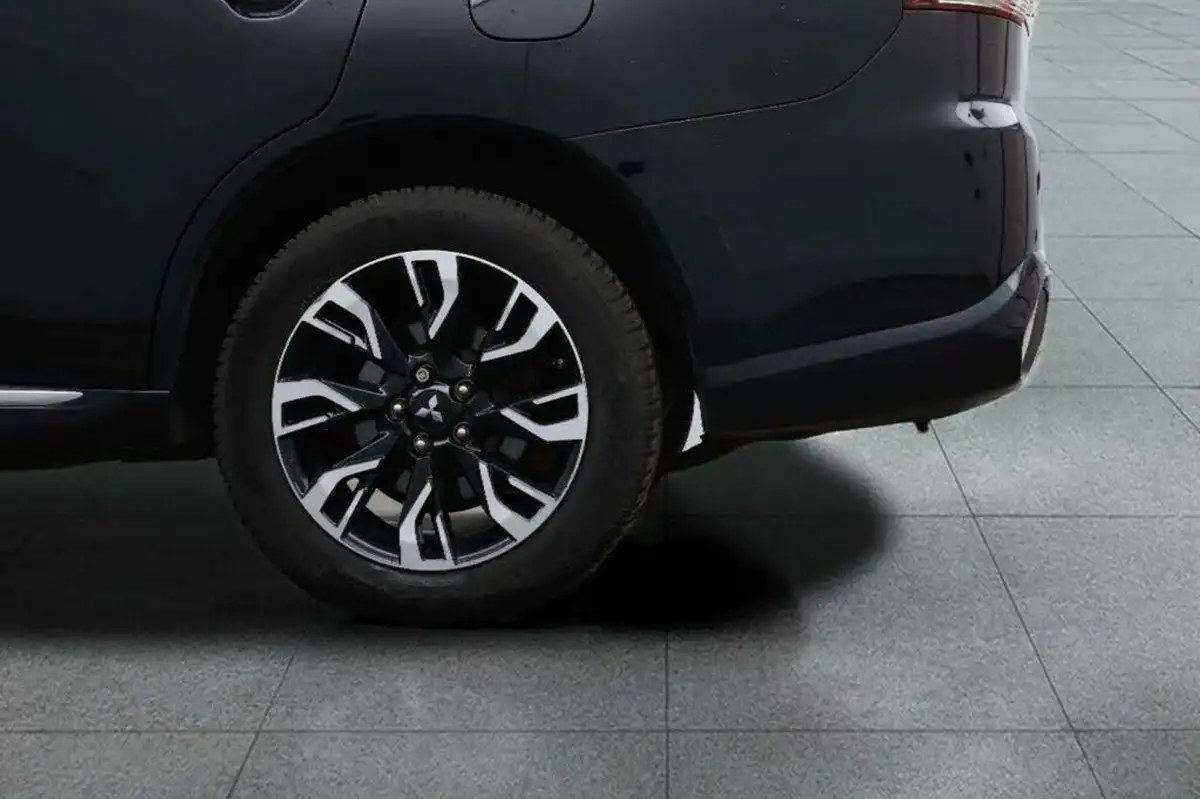 2016-mitsubishi-outlander-20-gx4h-phev-big-7