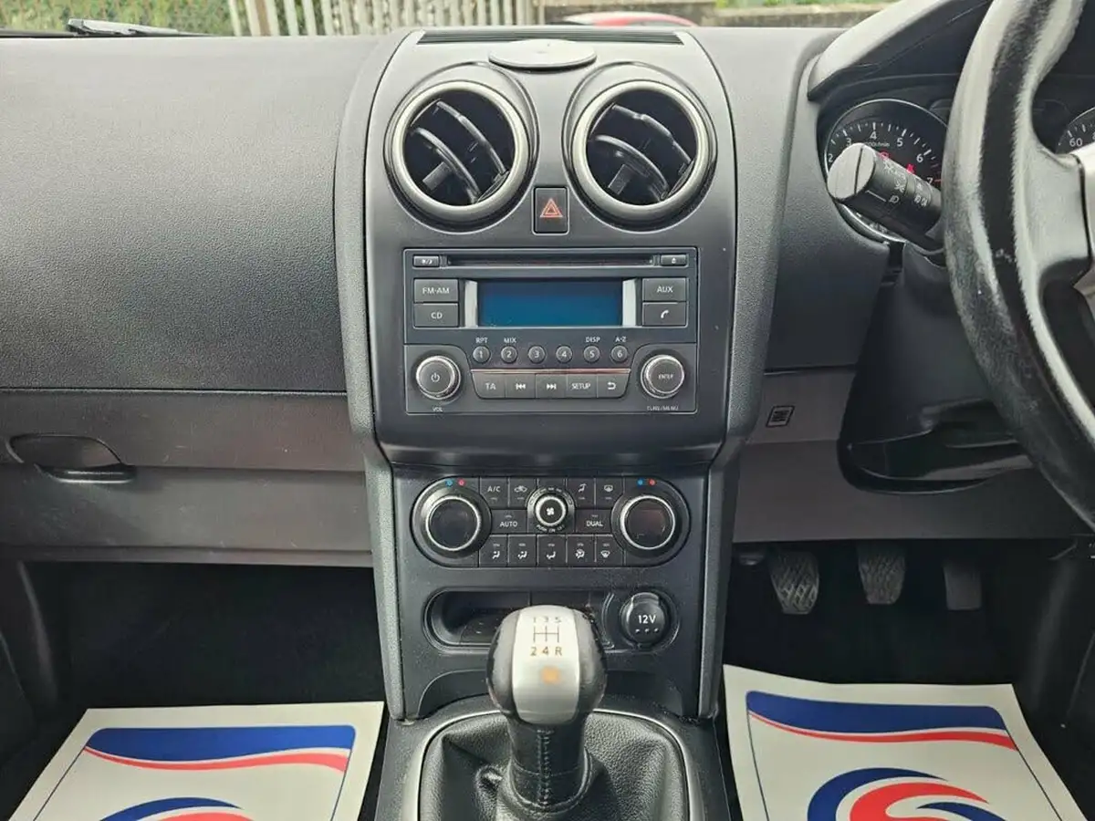 2012-nissan-qashqai-16-acenta-big-15