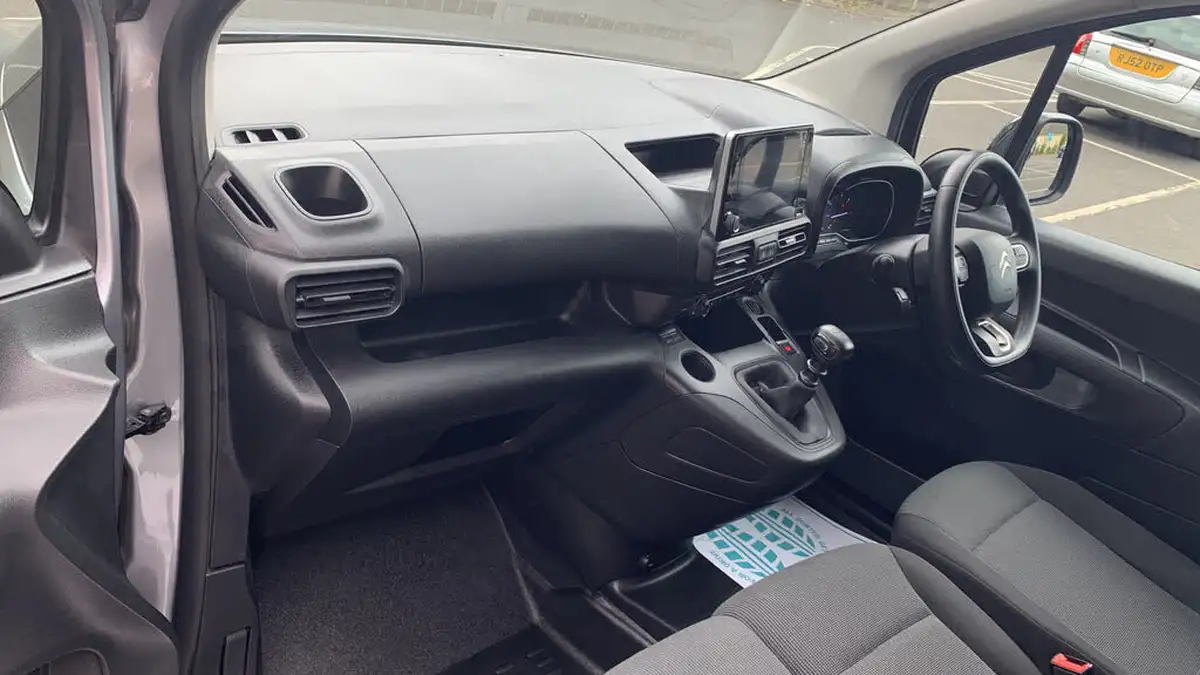 2024-citroen-berlingo-15-bluehdi-1000-driver-edition-100pseu6d-big-11