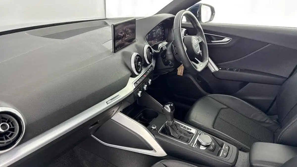 2022-audi-q2-15-35-tfsi-s-line-tronic-big-1