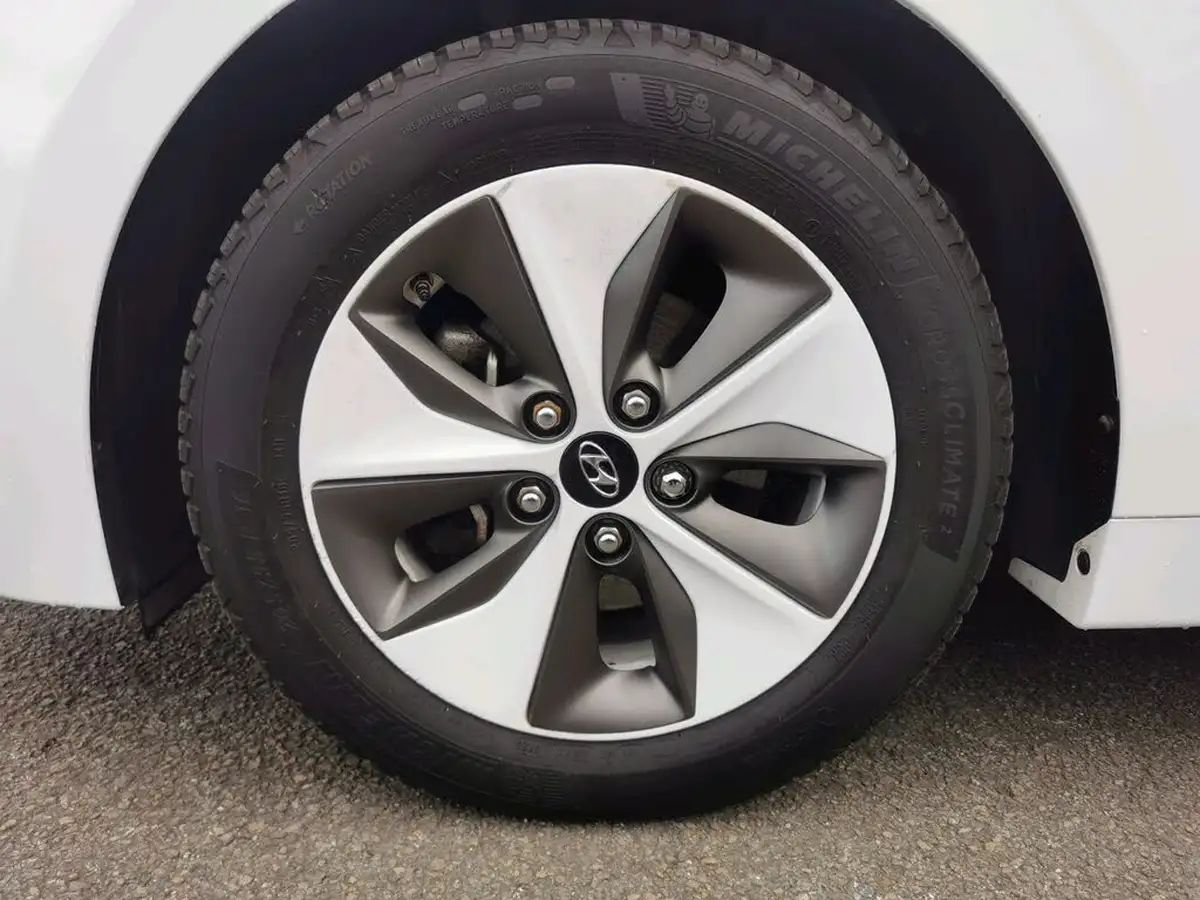 2019-hyundai-ioniq-e-premium-se-electric-88kw-big-40