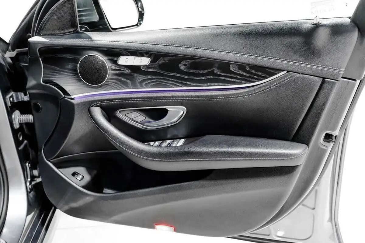 2016-mercedes-benz-e-class-20d-e220d-amg-line-ss-saloon-4d-big-13