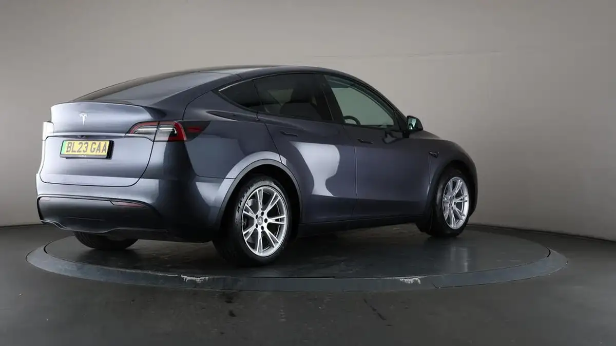 2023-tesla-model-y-e-rwd-big-66