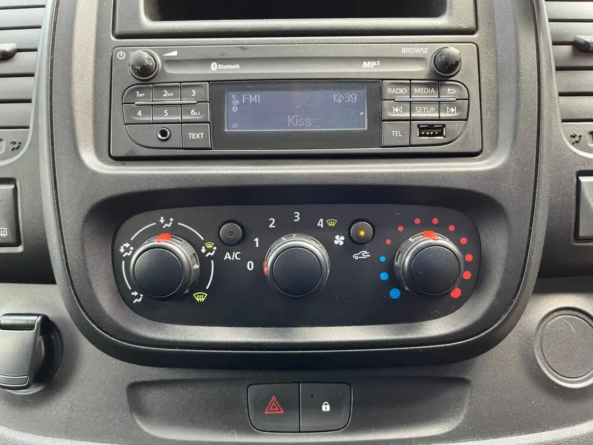 2019-renault-trafic-16dci-sl27-120-business-panel-big-10