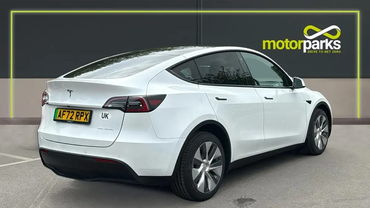 2022-tesla-model-y-e-long-range-big-2