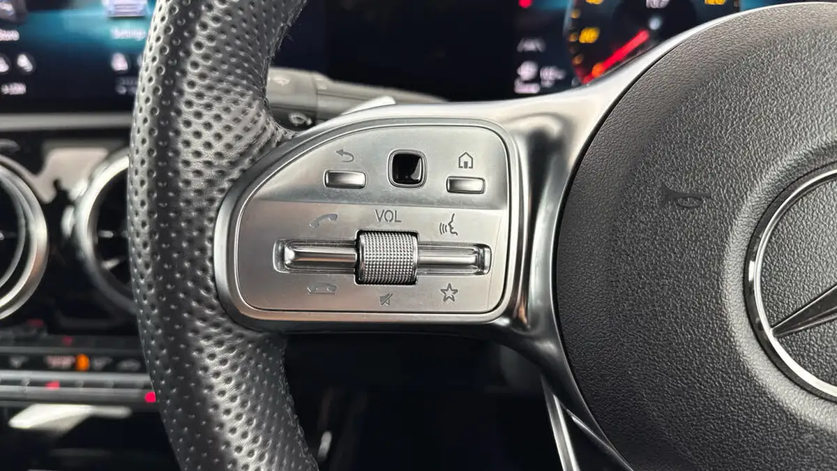 2022-mercedes-benz-cla-13-cla-180-amg-line-coupe-4d-big-21