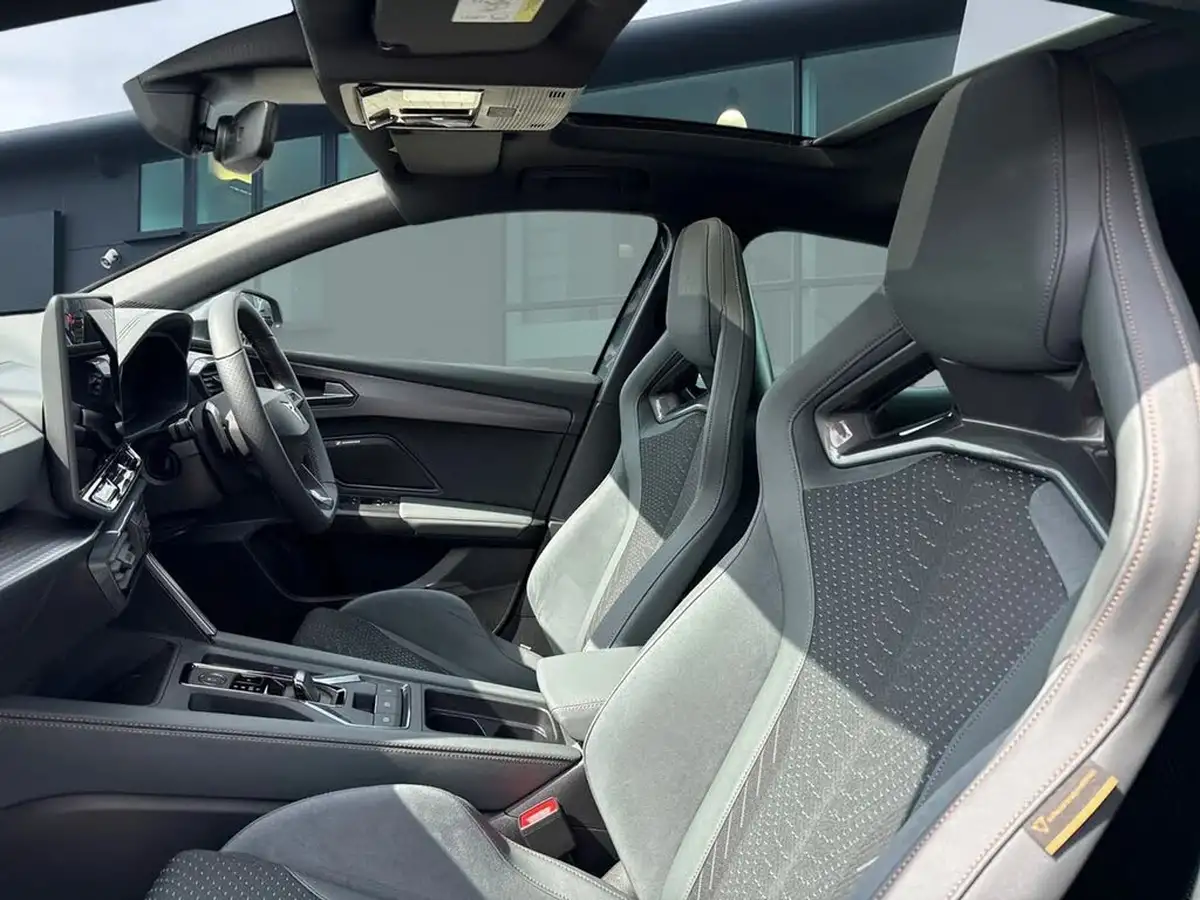 2024-cupra-leon-nf-20-tsi-vz3-300ps-hatchback-big-10