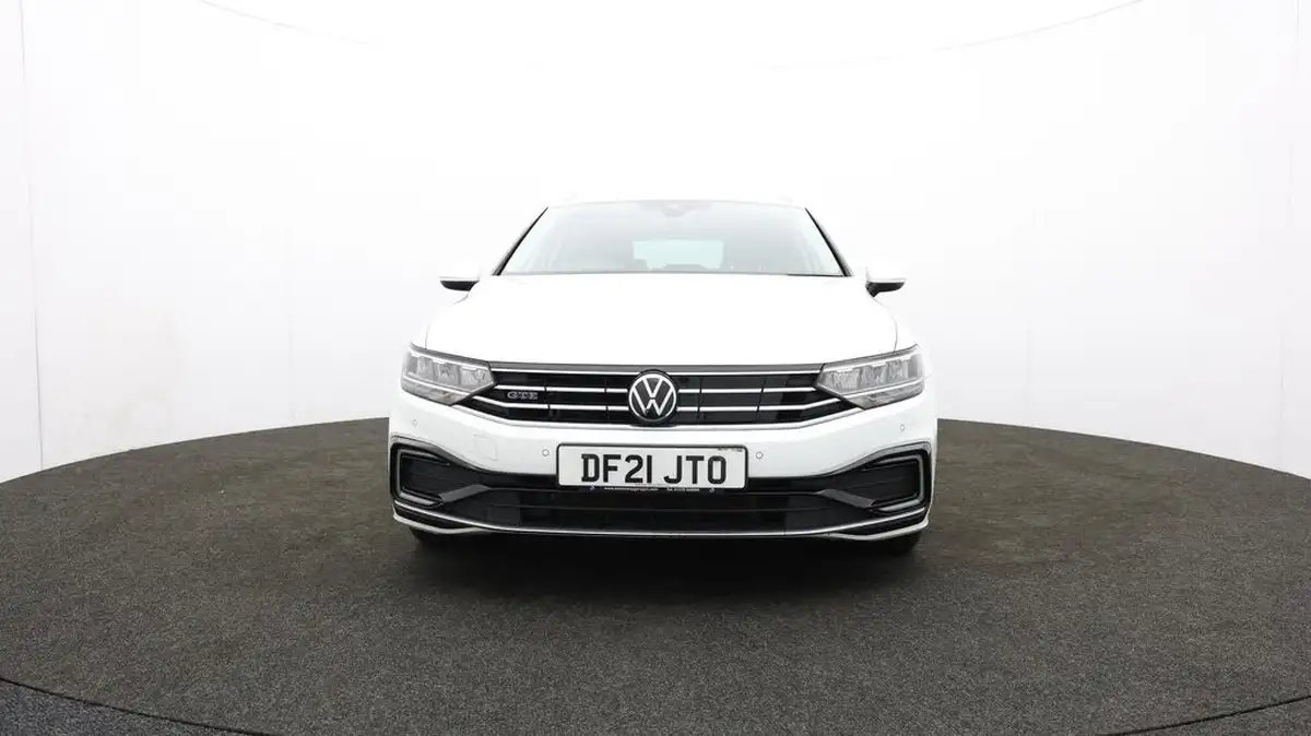 2021-volkswagen-passat-14-tsi-gte-estate-5d-big-57