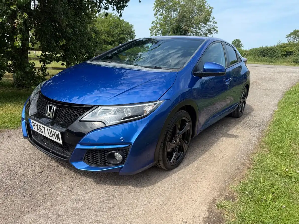 2017-honda-civic-16-i-dtec-sport-big-0