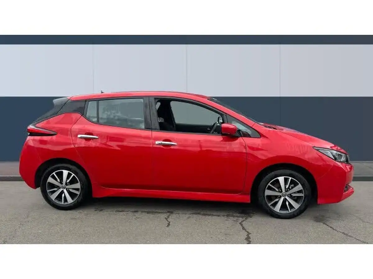2021-nissan-leaf-e-acenta-big-4