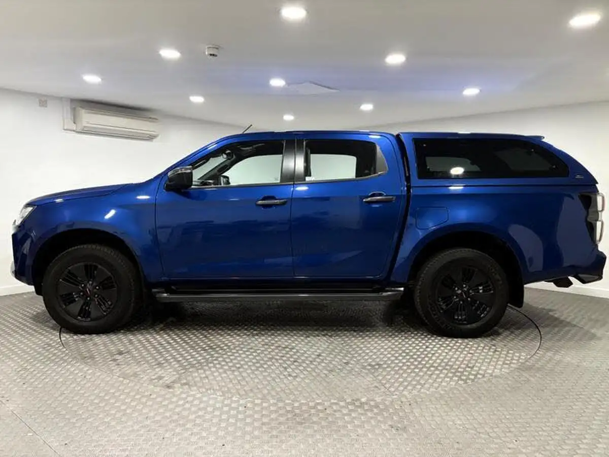 2023-isuzu-d-max-19td-v-cross-big-5