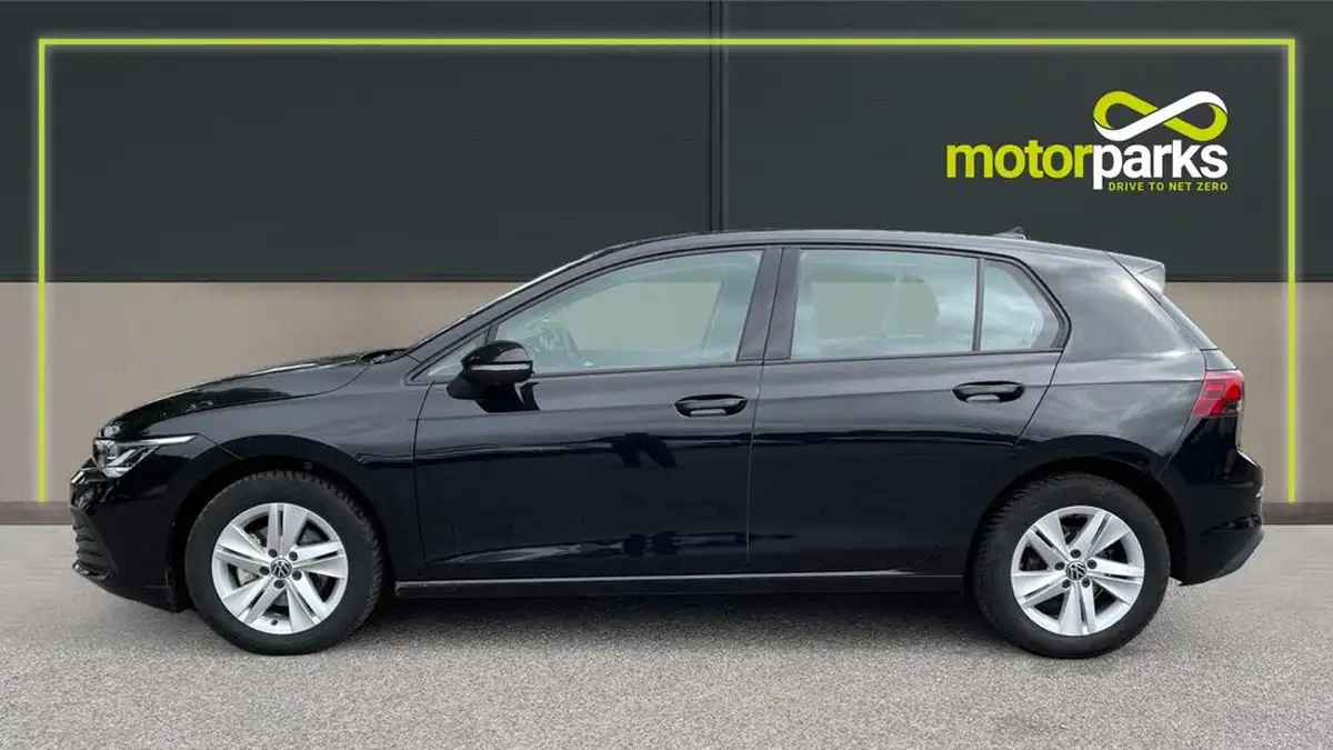 2022-volkswagen-golf-15-tsi-life-130ps-hatchback-big-5