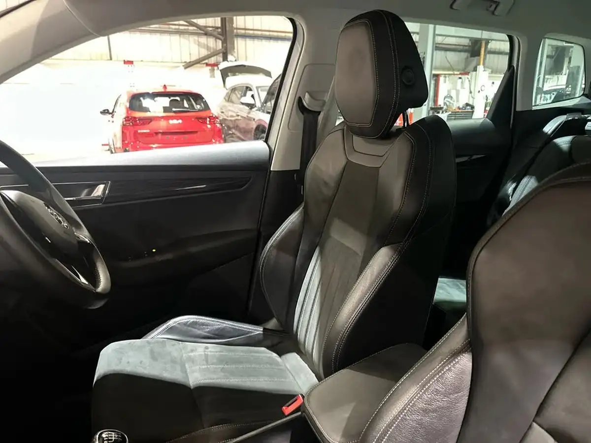 2020-skoda-karoq-15-tsi-se-l-big-22