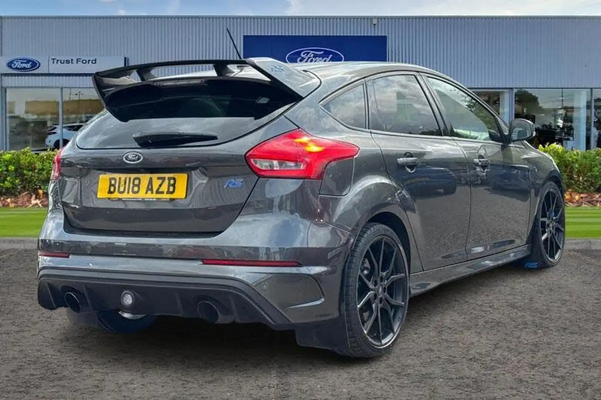 2018-ford-focus-23-rs-big-3