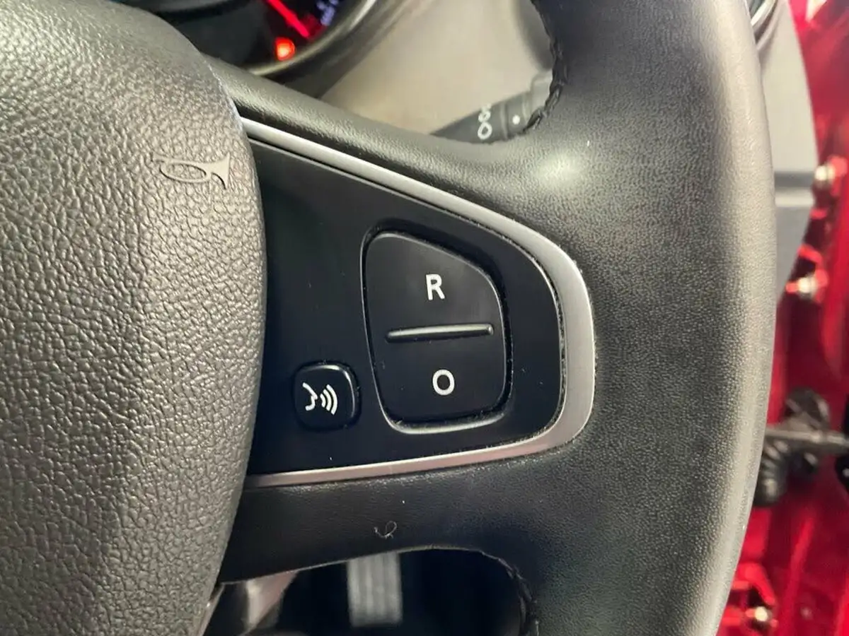 2019-renault-captur-09-tce-iconic-big-36