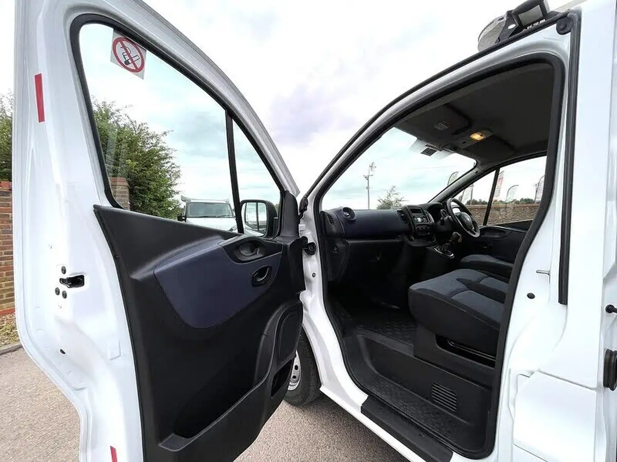 2016-vauxhall-vivaro-16cdti-2900-ecoflex-l1h1-90ps-panel-van-big-24