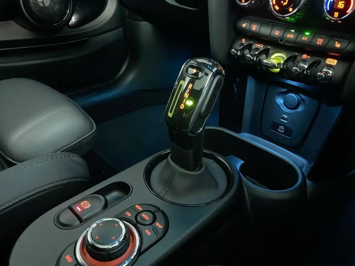 2023-mini-cooper-e-cooper-s-resolute-edition-big-28