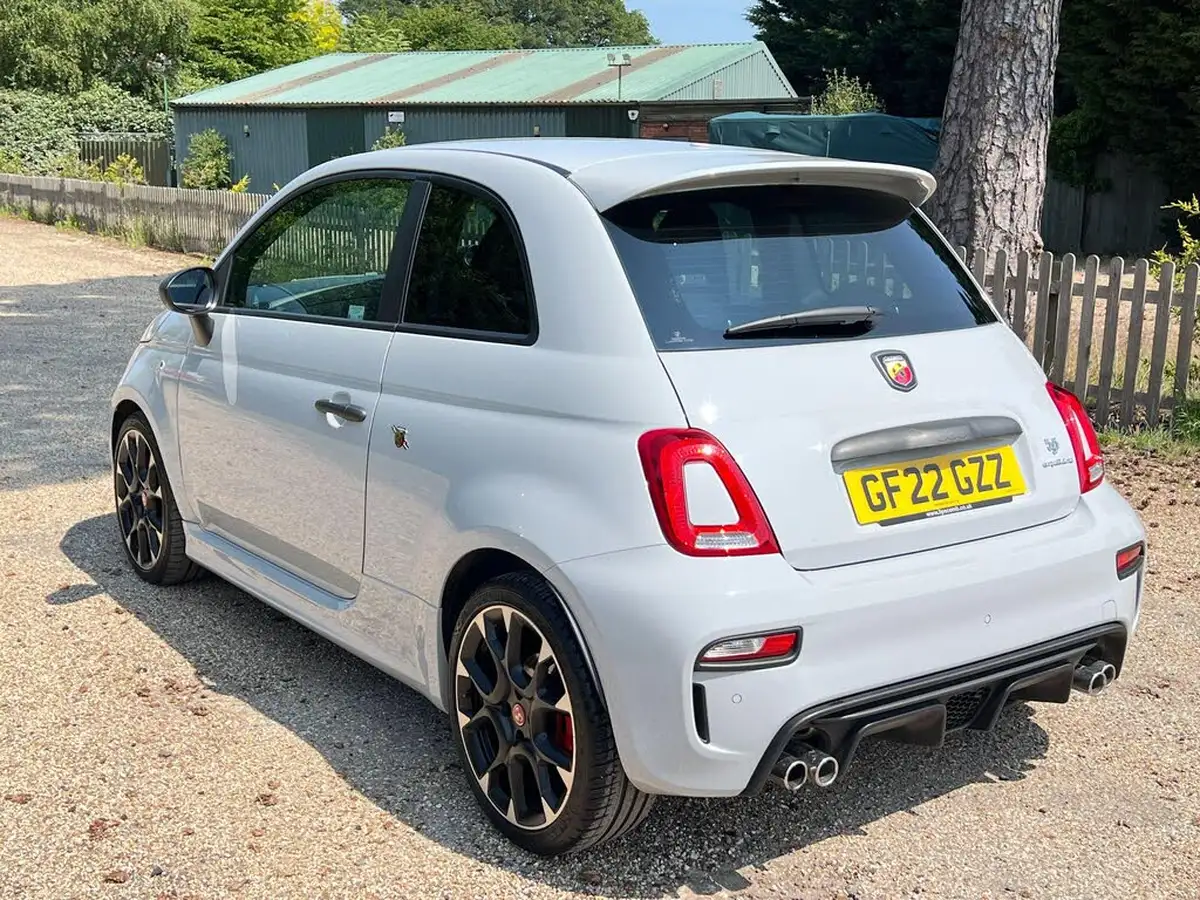 2022-abarth-595-14-tjet-competizione-big-1