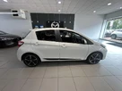 2018-toyota-yaris-15-vvt-i-design-hybrid-small-7