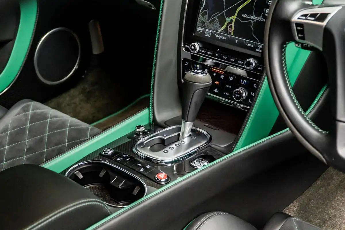 2015-bentley-continental-40-gt3-r-big-32