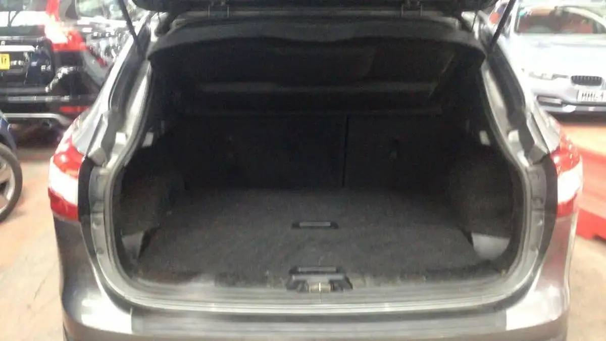 2015-nissan-qashqai-15dci-tekna-big-8
