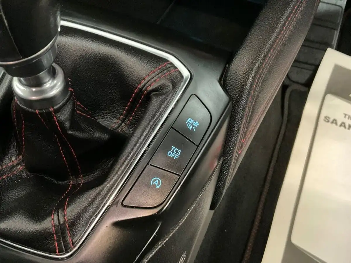 2019-ford-focus-15t-st-line-x-182ps-hatchback-big-39