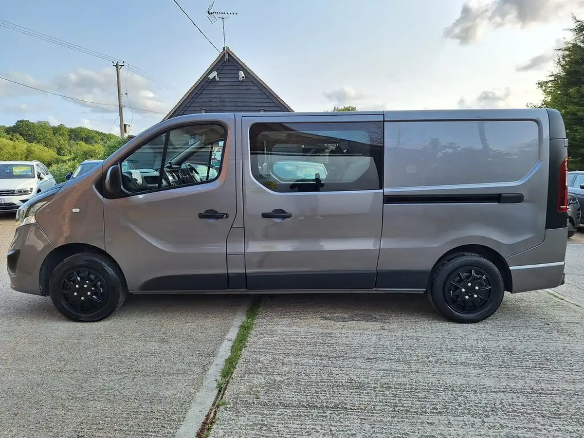 2019-vauxhall-vivaro-16cdti-sportive-2900-l2h1-145pseu6-biturbo-ss-panel-big-3